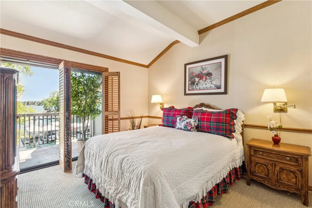 1 Village Bay #2 Lake Arrowhead, CA 92352