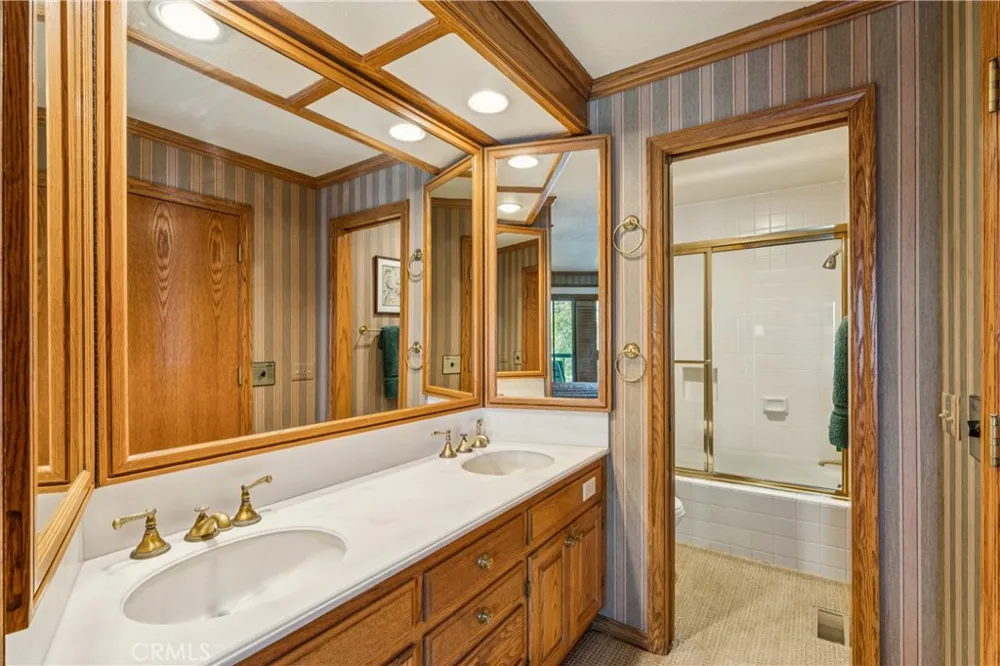 1 Village Bay #2 Lake Arrowhead, CA 92352