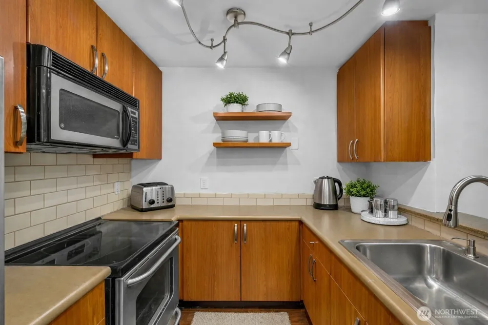 3401 Wallingford Avenue #210 Seattle, WA 98103