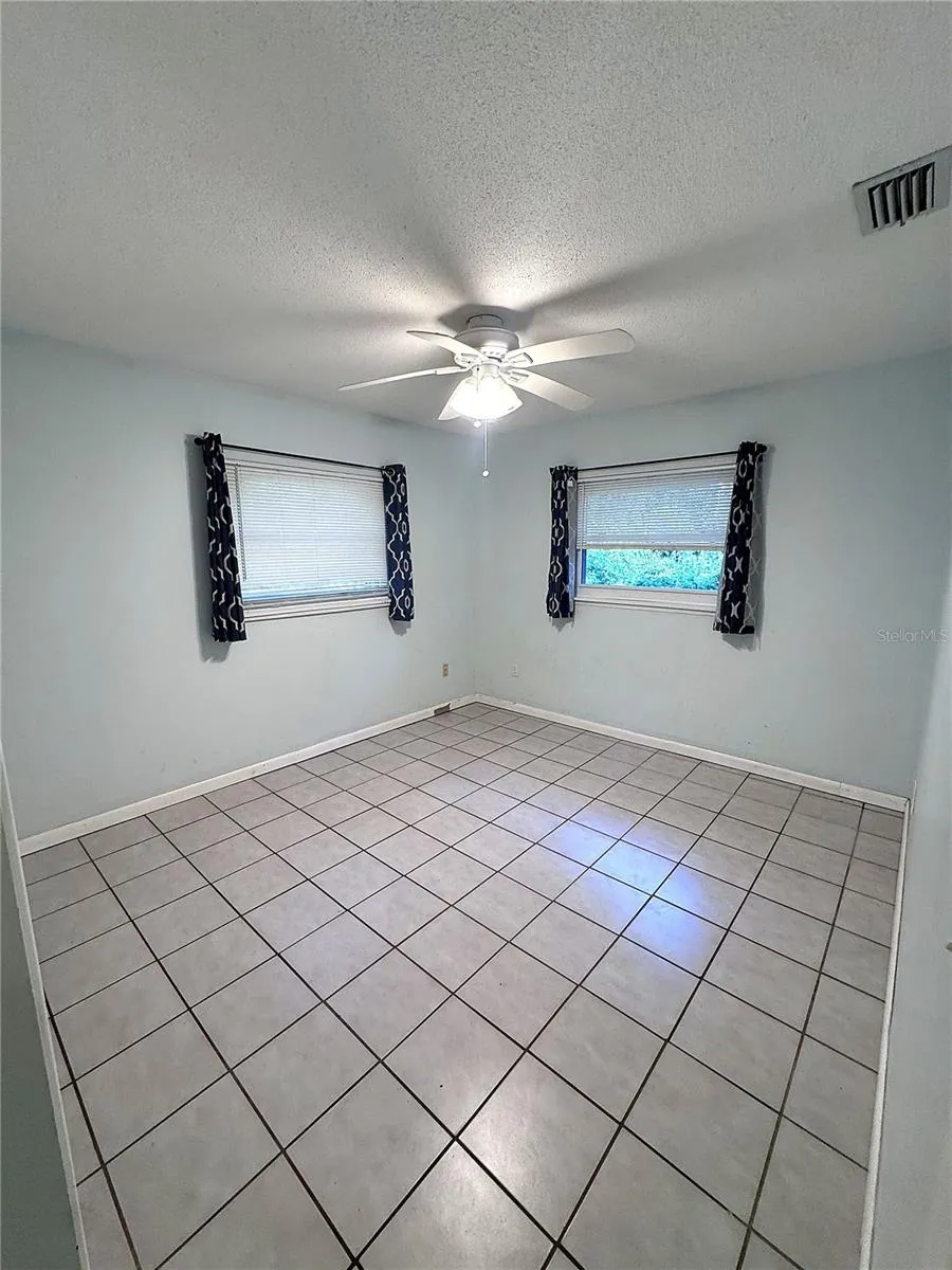 3 ELIZABETH DRIVE E Palm Coast, FL 32137