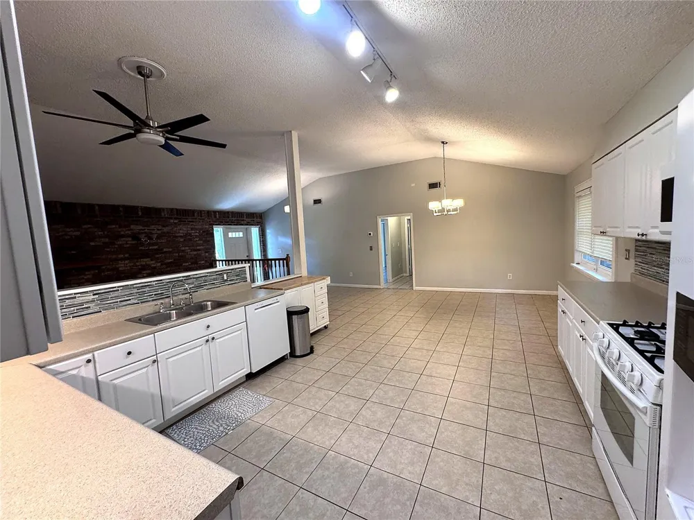 3 ELIZABETH DRIVE E Palm Coast, FL 32137