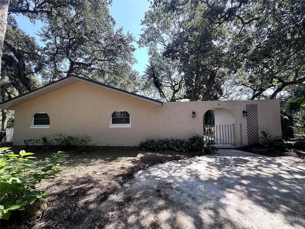3 ELIZABETH DRIVE E Palm Coast, FL 32137
