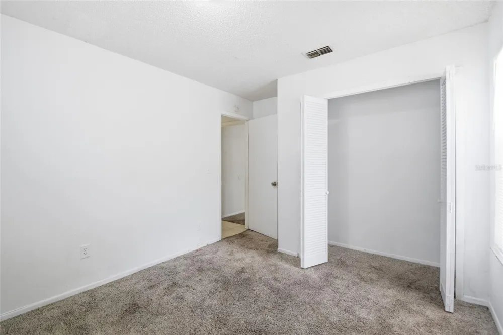 8412 RENALD BOULEVARD Tampa, FL 33637