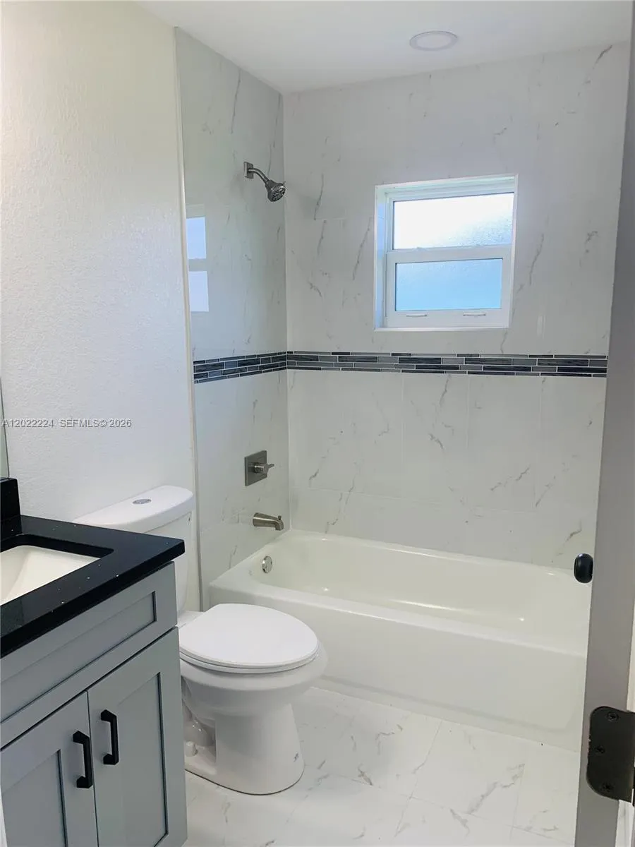 120 CLINTON AVENUE Lake Placid, FL 33852