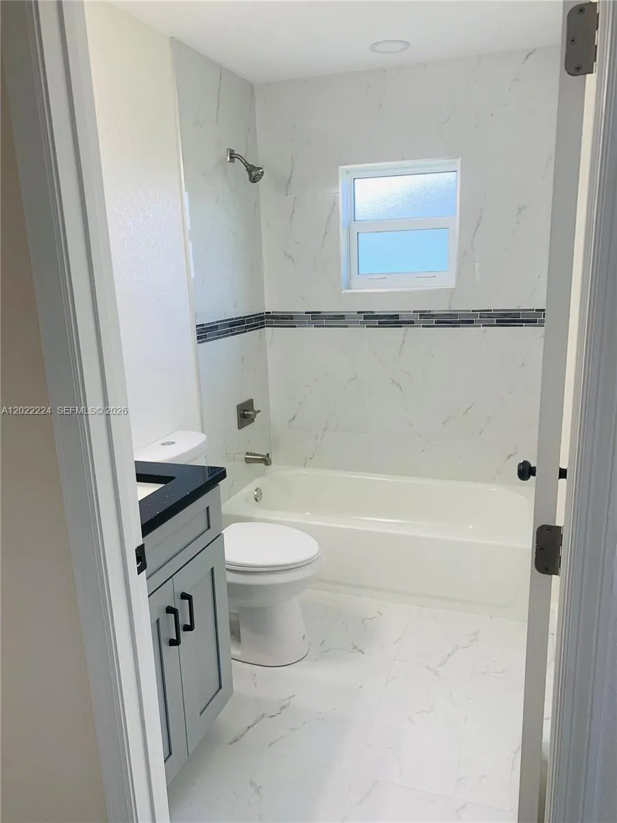 120 CLINTON AVENUE Lake Placid, FL 33852