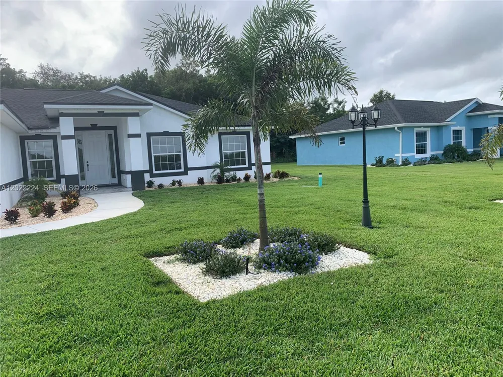120 CLINTON AVENUE Lake Placid, FL 33852