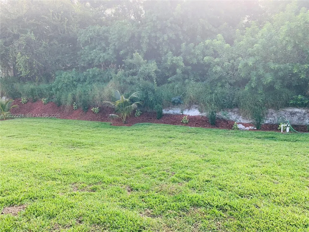 120 CLINTON AVENUE Lake Placid, FL 33852