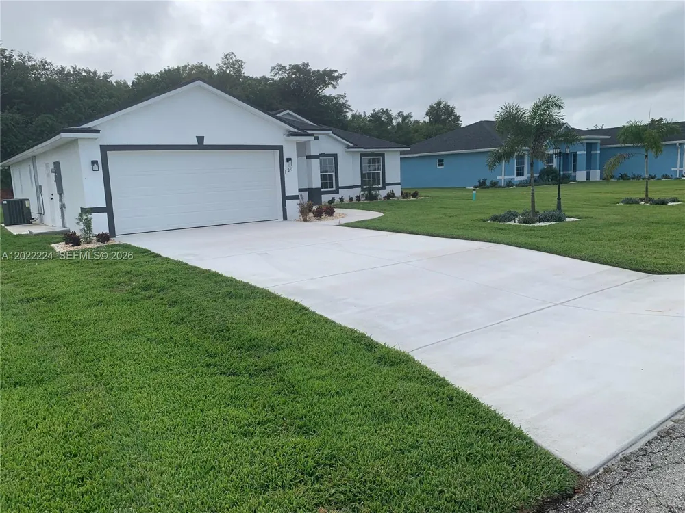 120 CLINTON AVENUE Lake Placid, FL 33852