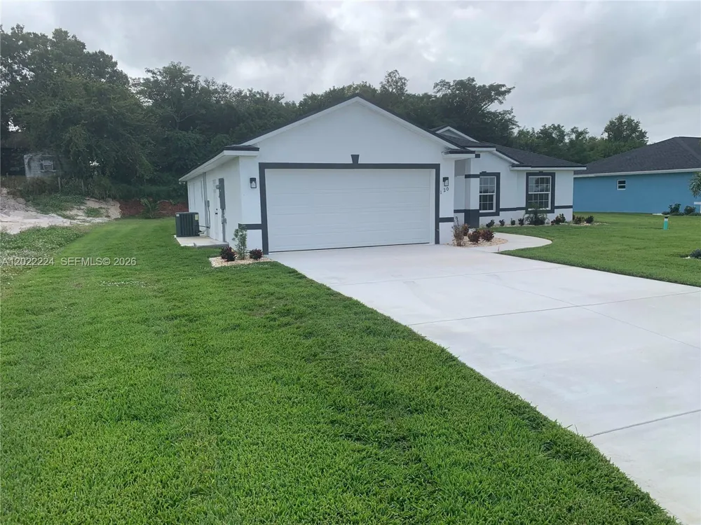 120 CLINTON AVENUE Lake Placid, FL 33852