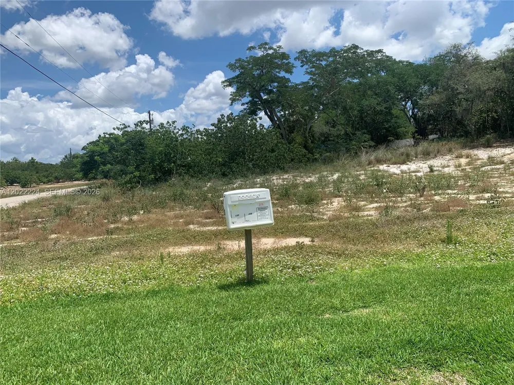 120 CLINTON AVENUE Lake Placid, FL 33852