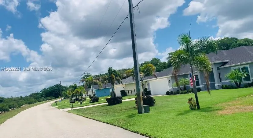 120 CLINTON AVENUE Lake Placid, FL 33852