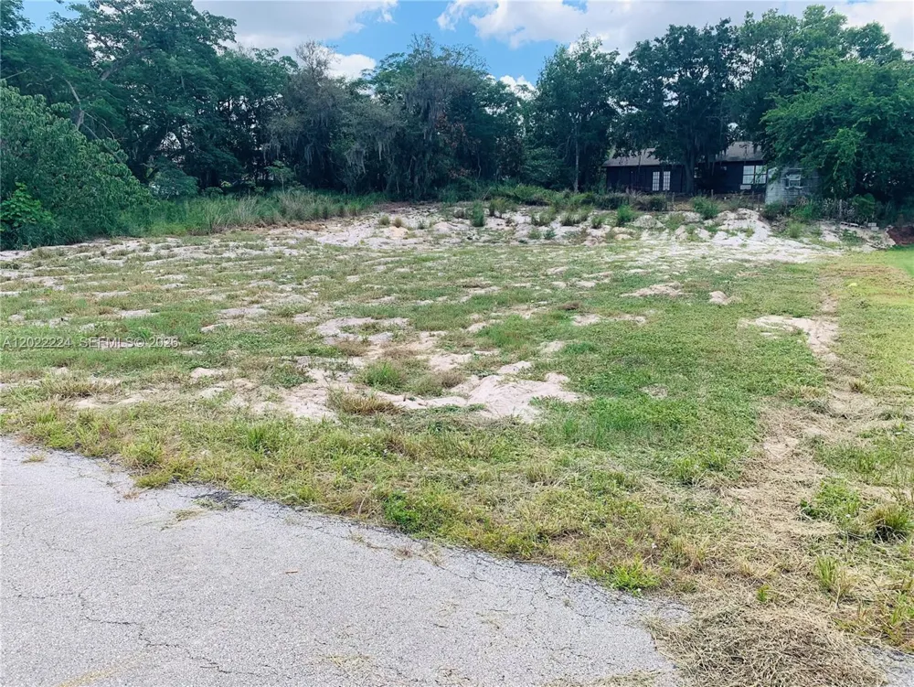 120 CLINTON AVENUE Lake Placid, FL 33852