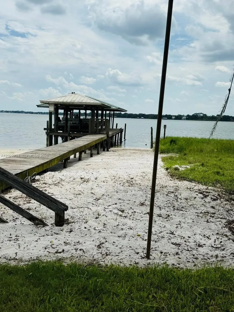 120 CLINTON AVENUE Lake Placid, FL 33852