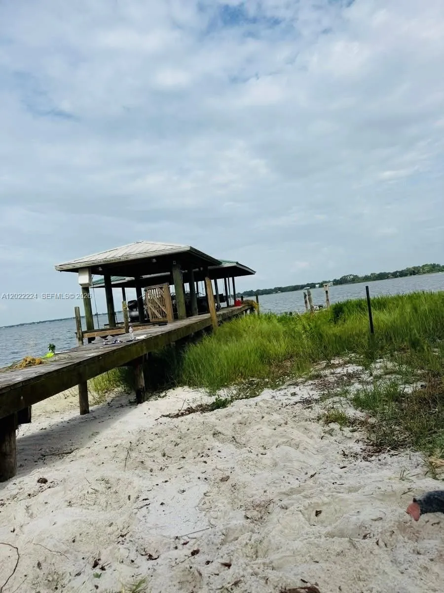 120 CLINTON AVENUE Lake Placid, FL 33852