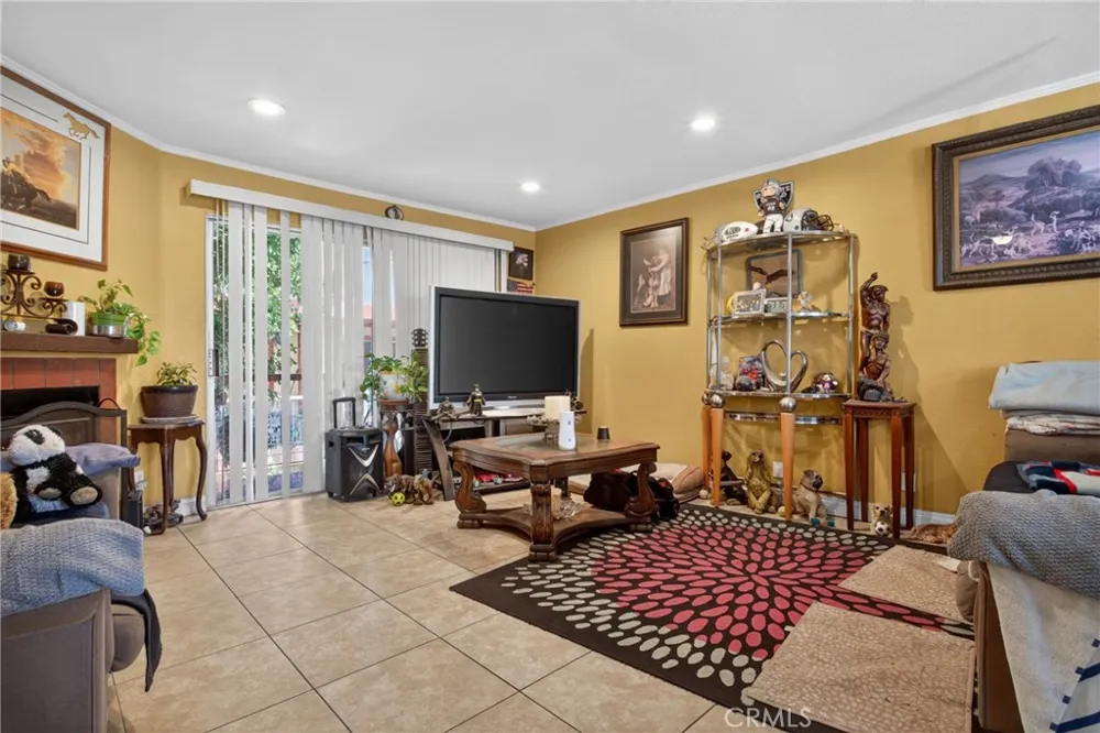 14287 foothill Boulevard #14 Sylmar, CA 91342