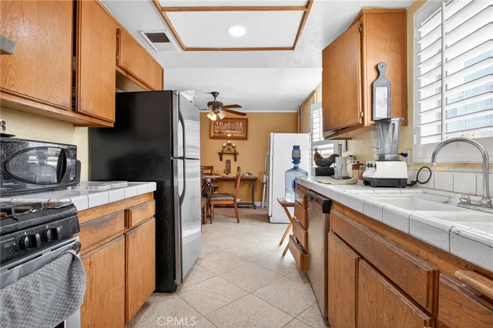 14287 foothill Boulevard #14 Sylmar, CA 91342