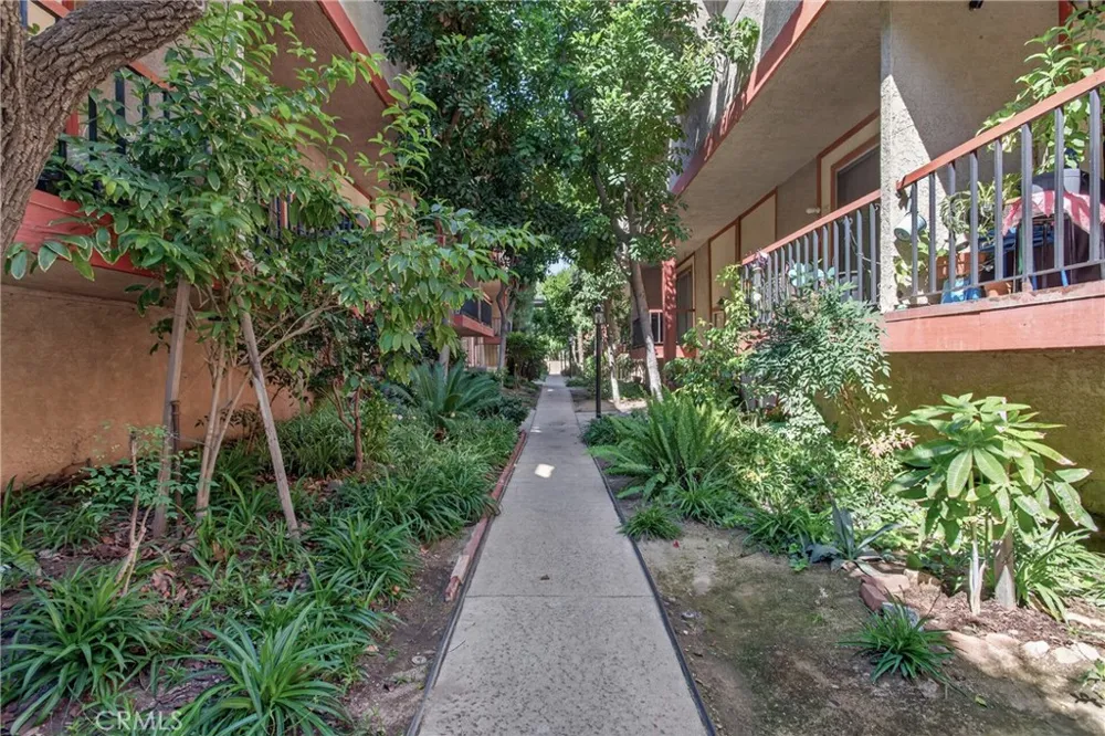 14287 foothill Boulevard #14 Sylmar, CA 91342