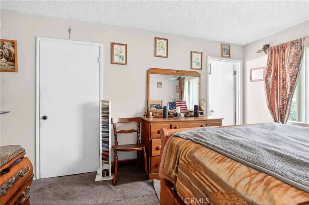 14287 foothill Boulevard #14 Sylmar, CA 91342