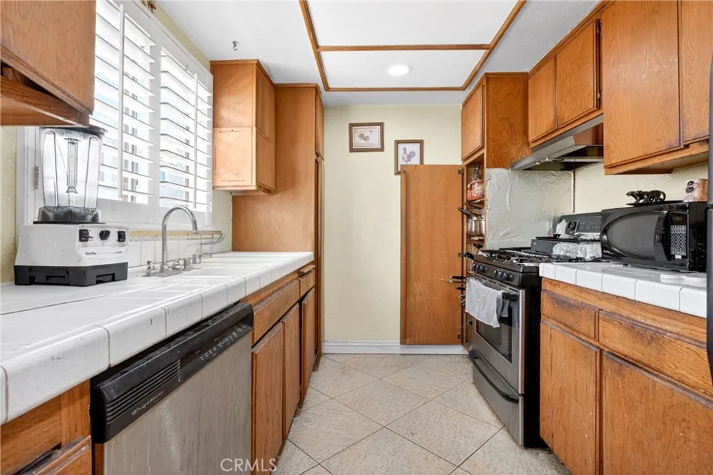 14287 foothill Boulevard #14 Sylmar, CA 91342