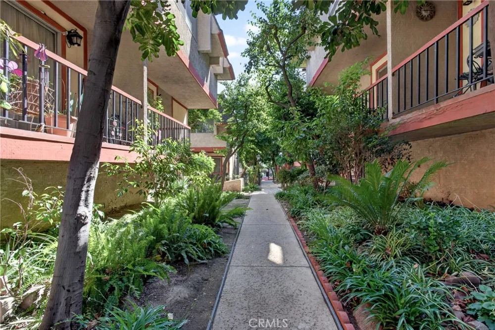 14287 foothill Boulevard #14 Sylmar, CA 91342