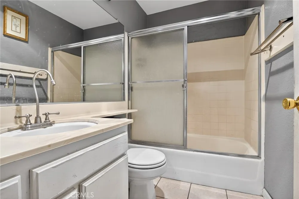 14287 foothill Boulevard #14 Sylmar, CA 91342