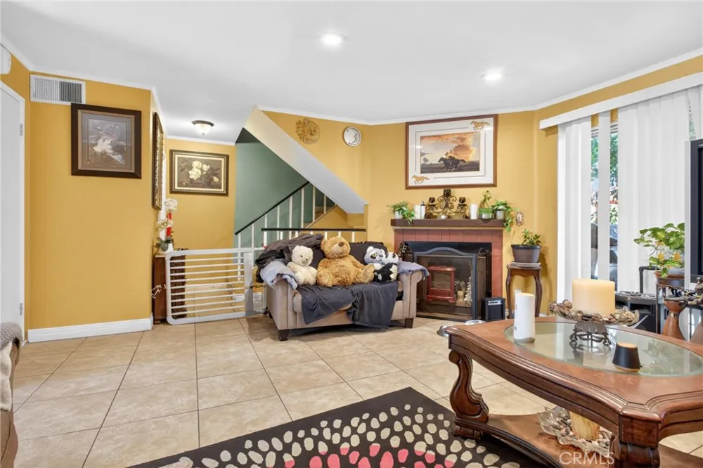14287 foothill Boulevard #14 Sylmar, CA 91342