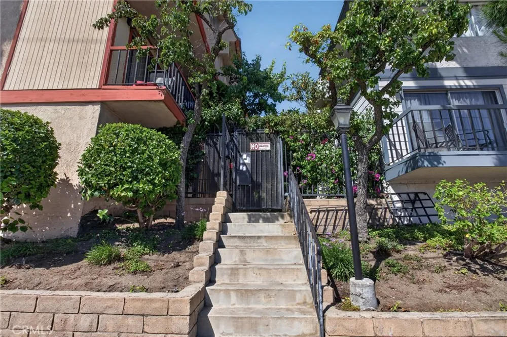 14287 foothill Boulevard #14 Sylmar, CA 91342