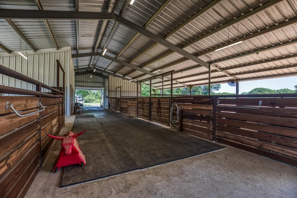 16597 Fm 912 Washington, TX 77880