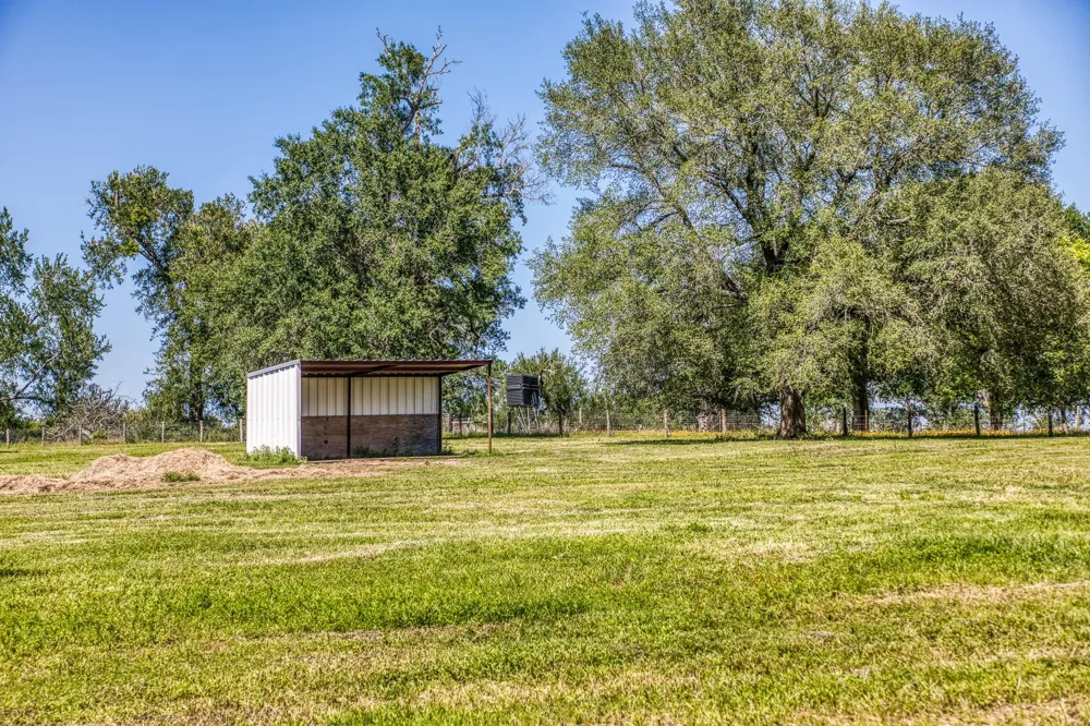 16597 Fm 912 Washington, TX 77880