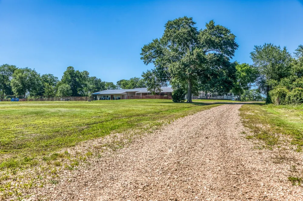 16597 Fm 912 Washington, TX 77880