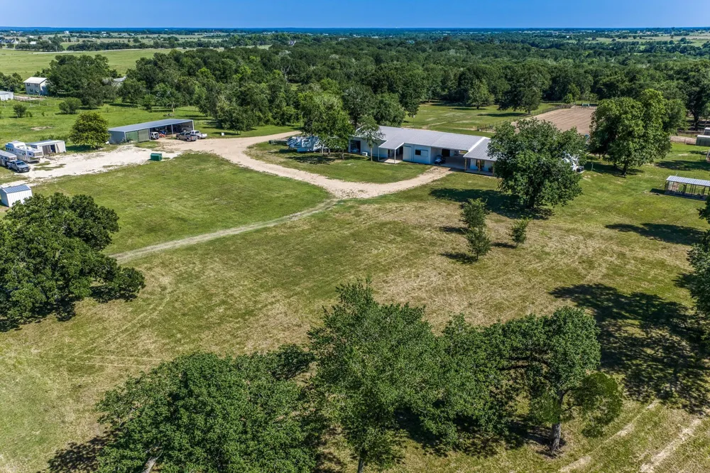 16597 Fm 912 Washington, TX 77880