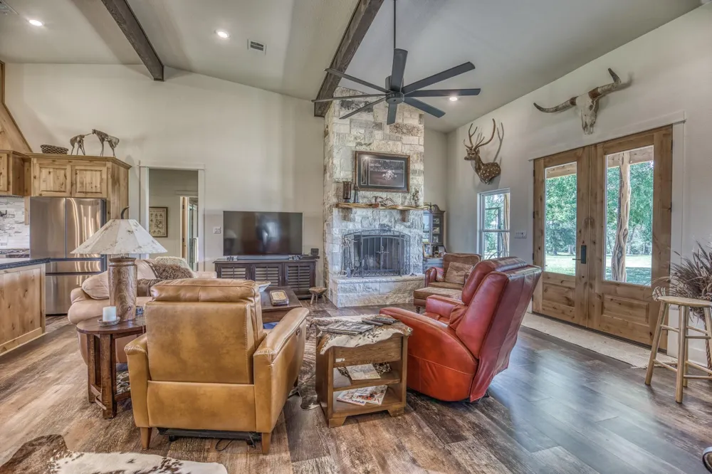 16597 Fm 912 Washington, TX 77880