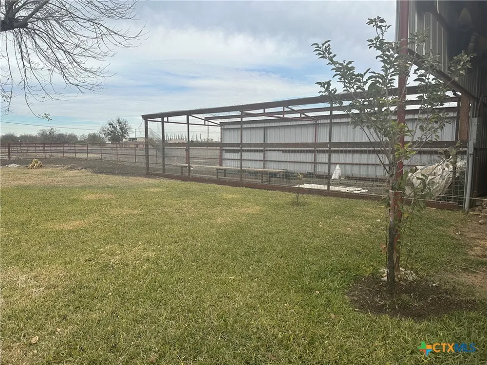 4610 Pfeil Road Converse, TX 78109