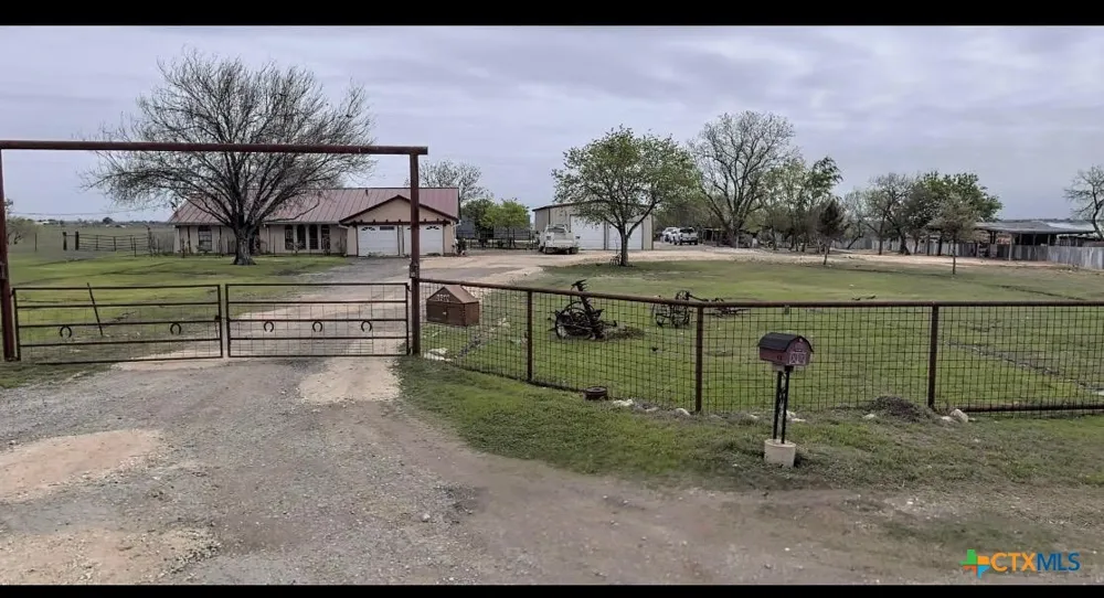 4610 Pfeil Road Converse, TX 78109