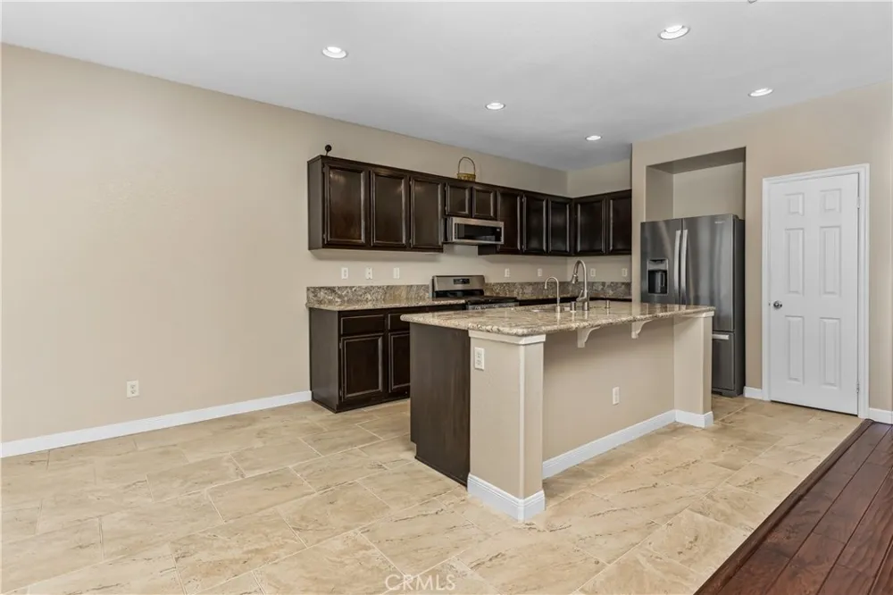 7101 Lemon Grass Avenue Eastvale, CA 92880