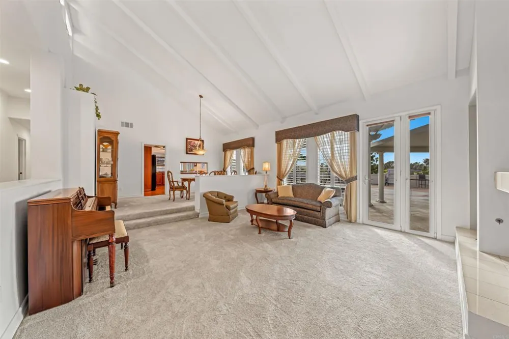 2886 Windwood Way El Cajon, CA 92019