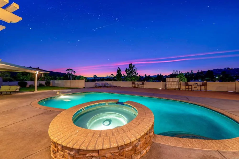 2886 Windwood Way El Cajon, CA 92019