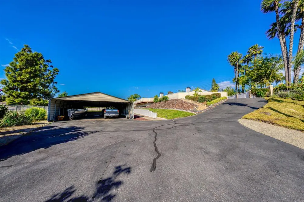2886 Windwood Way El Cajon, CA 92019
