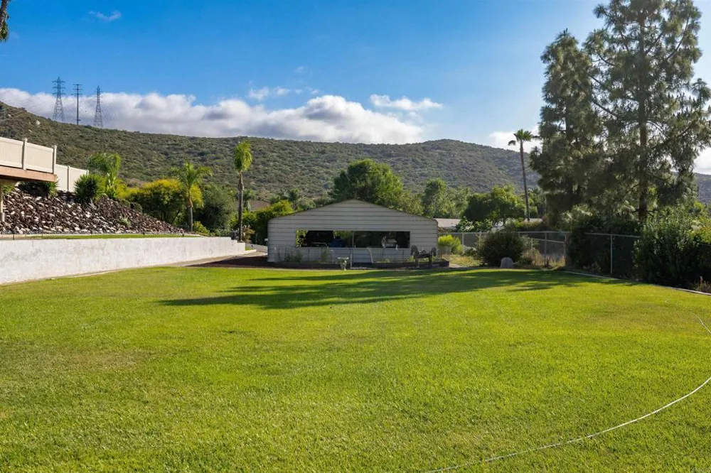 2886 Windwood Way El Cajon, CA 92019