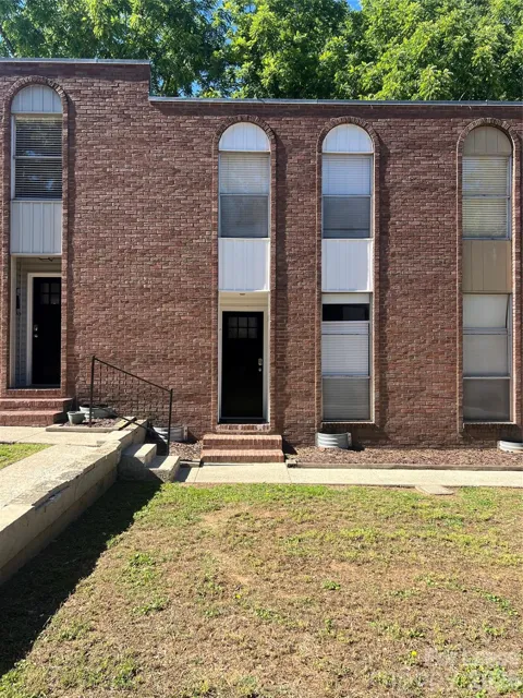 407 S Chester Street #15
