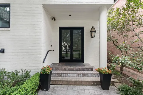 6348 Vanderbilt Street