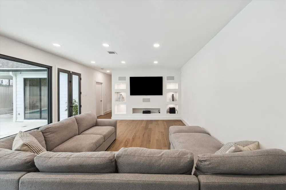 6348 Vanderbilt Street West University Place, TX 77005