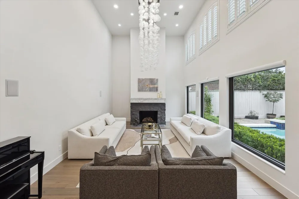6348 Vanderbilt Street West University Place, TX 77005