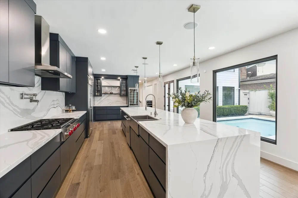 6348 Vanderbilt Street West University Place, TX 77005