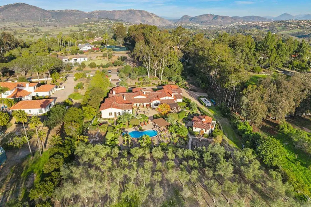 6870 La Valle Plateada Rancho Santa Fe, CA 92067