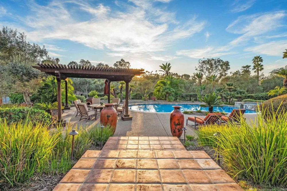 6870 La Valle Plateada Rancho Santa Fe, CA 92067