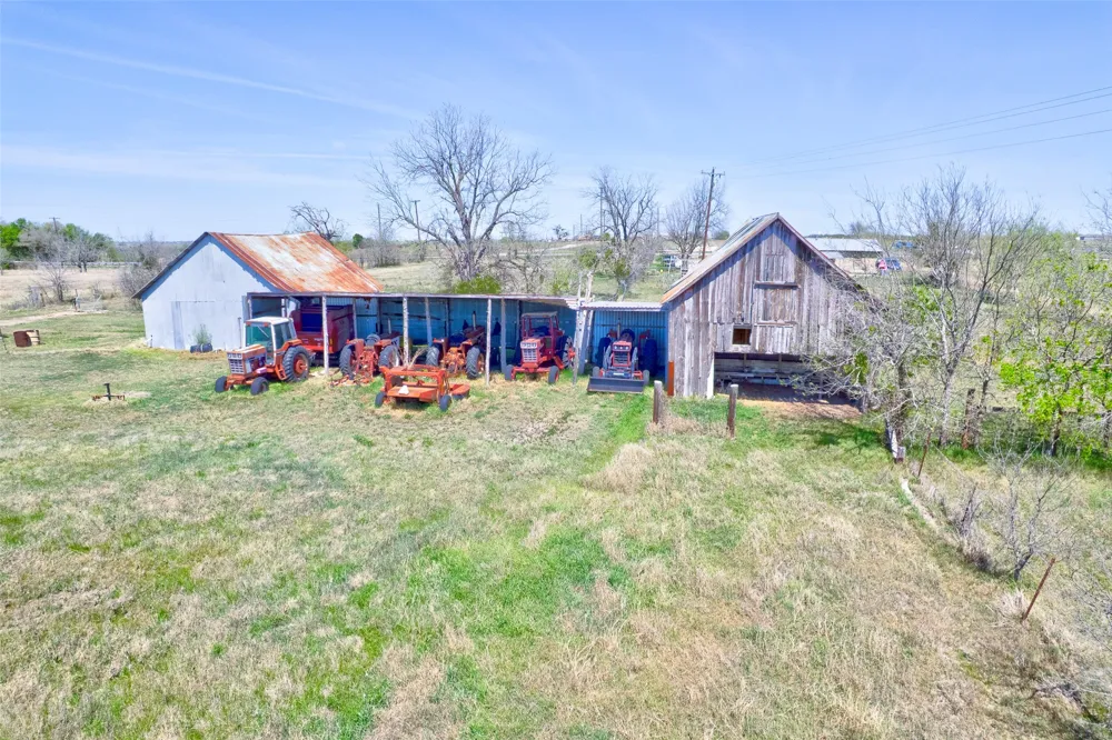 17809 FM 1100 Elgin, TX 78621