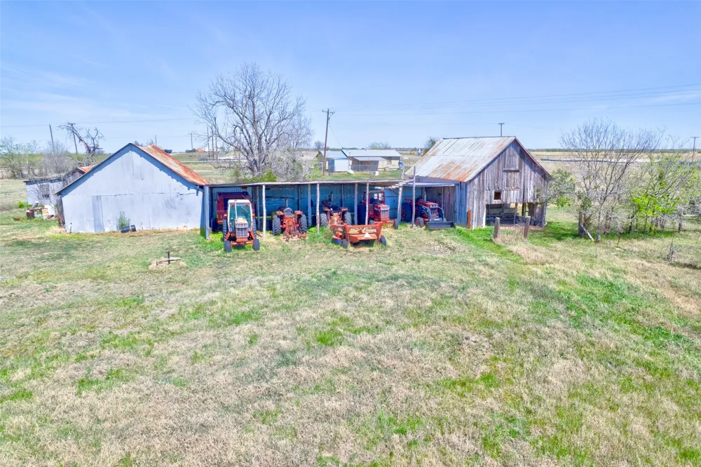 17809 FM 1100 Elgin, TX 78621