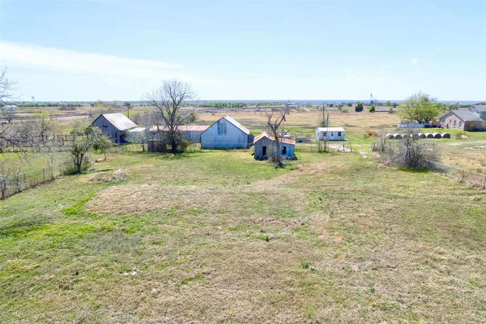 17809 FM 1100 Elgin, TX 78621