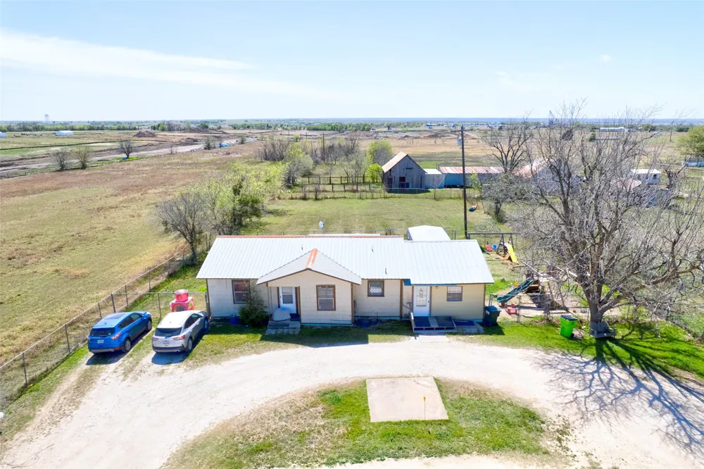 17809 FM 1100 Elgin, TX 78621